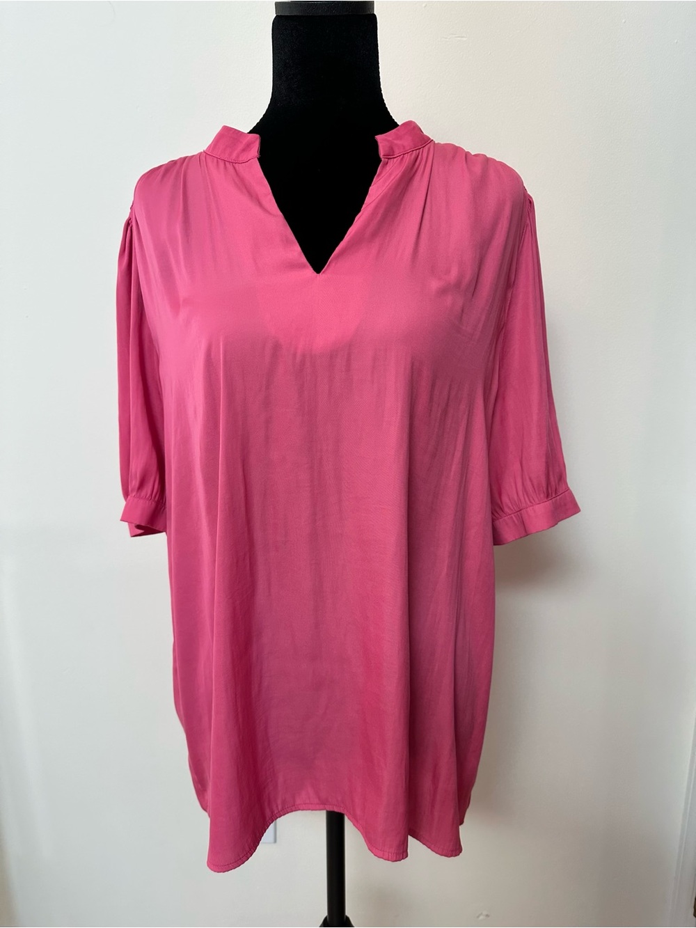 Ann Taylor Fuchsia Pink V-Neck Short-Sleeve Blouse Size XL